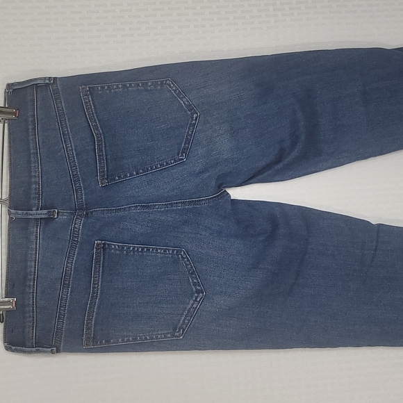 Ann Taylor The Skinny jeans size 2 embroidered detail frayed hem excellent cond - Picture 6 of 7